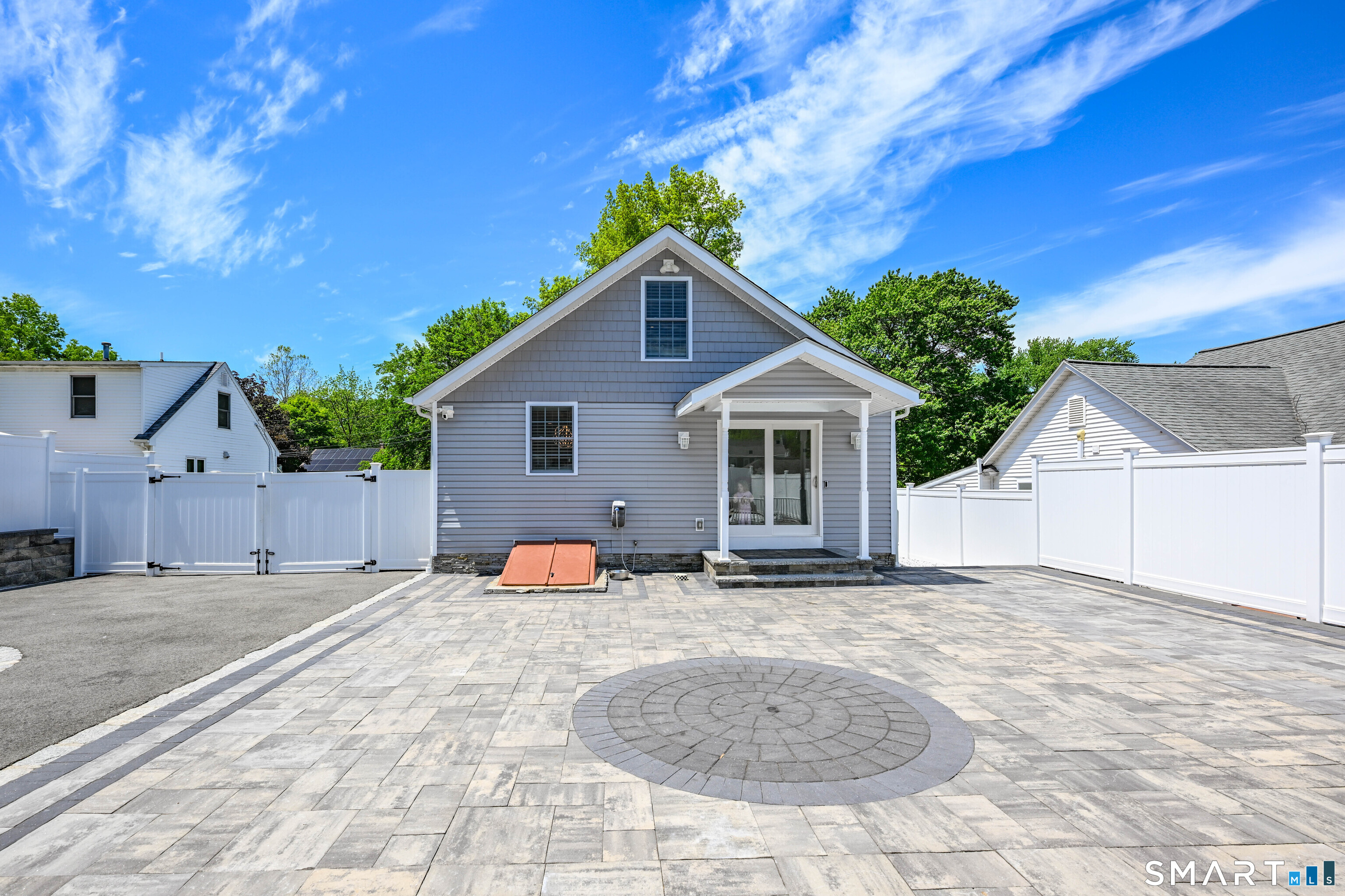 222 Hamilton Street Meriden, CT 06451 - Photo 27 of 33