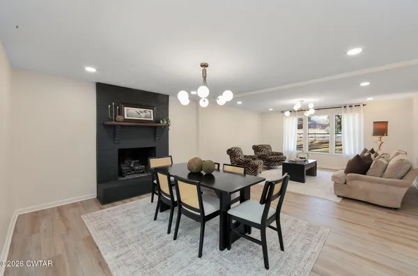 $449,900 | 124 Moorewood Drive, Jackson, TN 38305