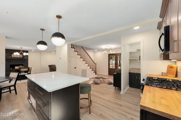 $449,900 | 124 Moorewood Drive, Jackson, TN 38305