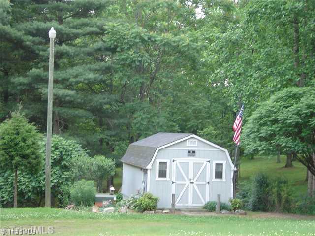 5936 Austin Little Mountain Road Ronda, NC 28670 - Photo 2 of 16 Other.