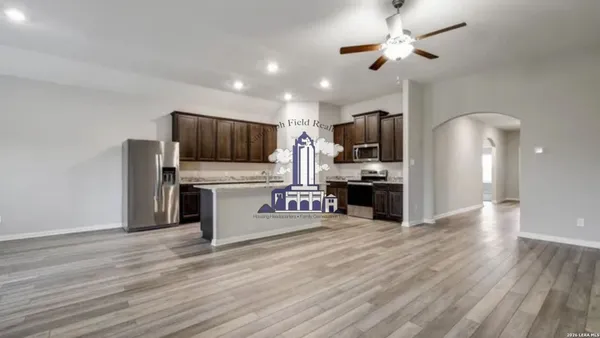 $1,895 | 9330 Bennett Forest, Converse, TX 78109