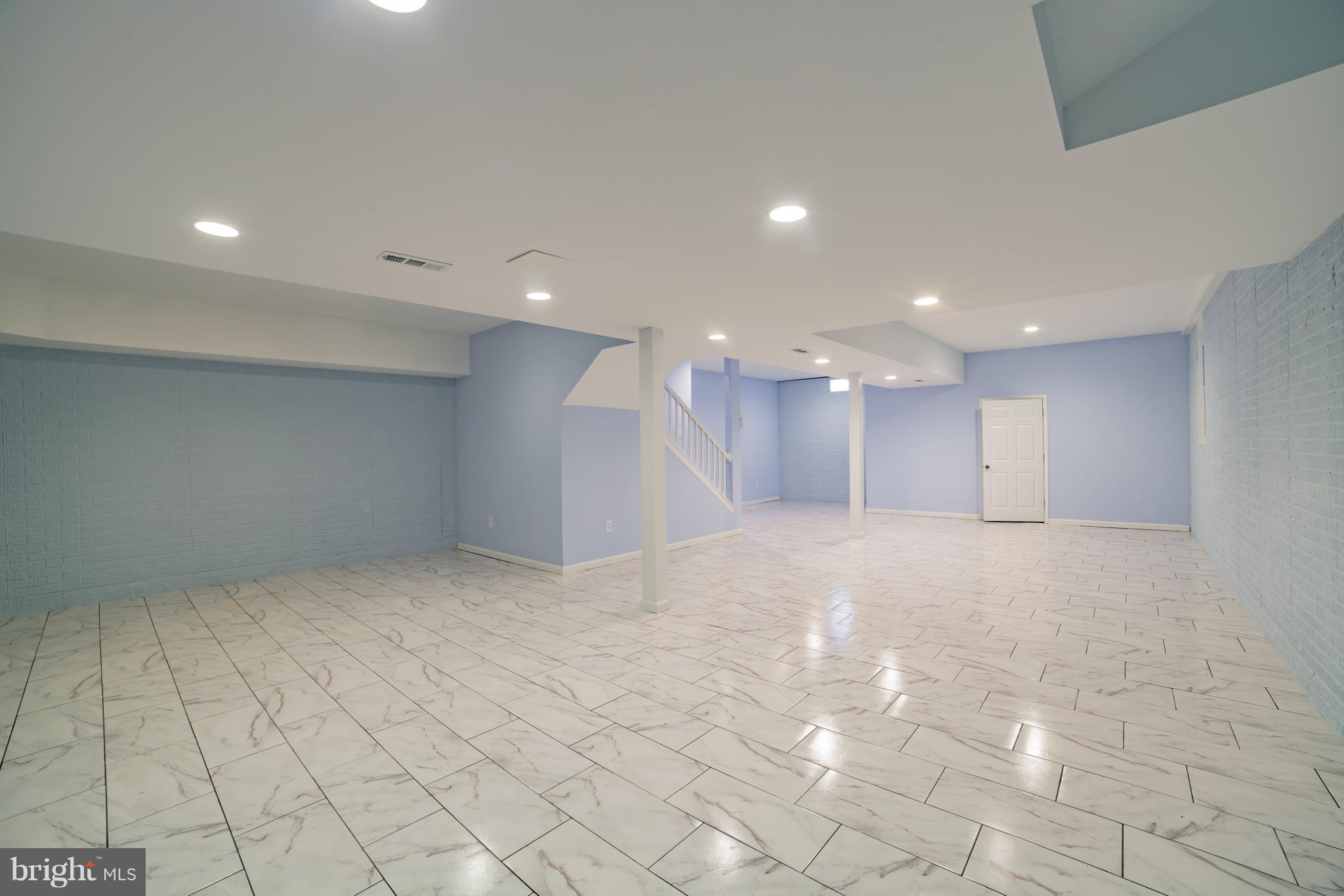 320 W Road Baltimore, MD 21221 - Photo 26 of 30 a view of an empty room