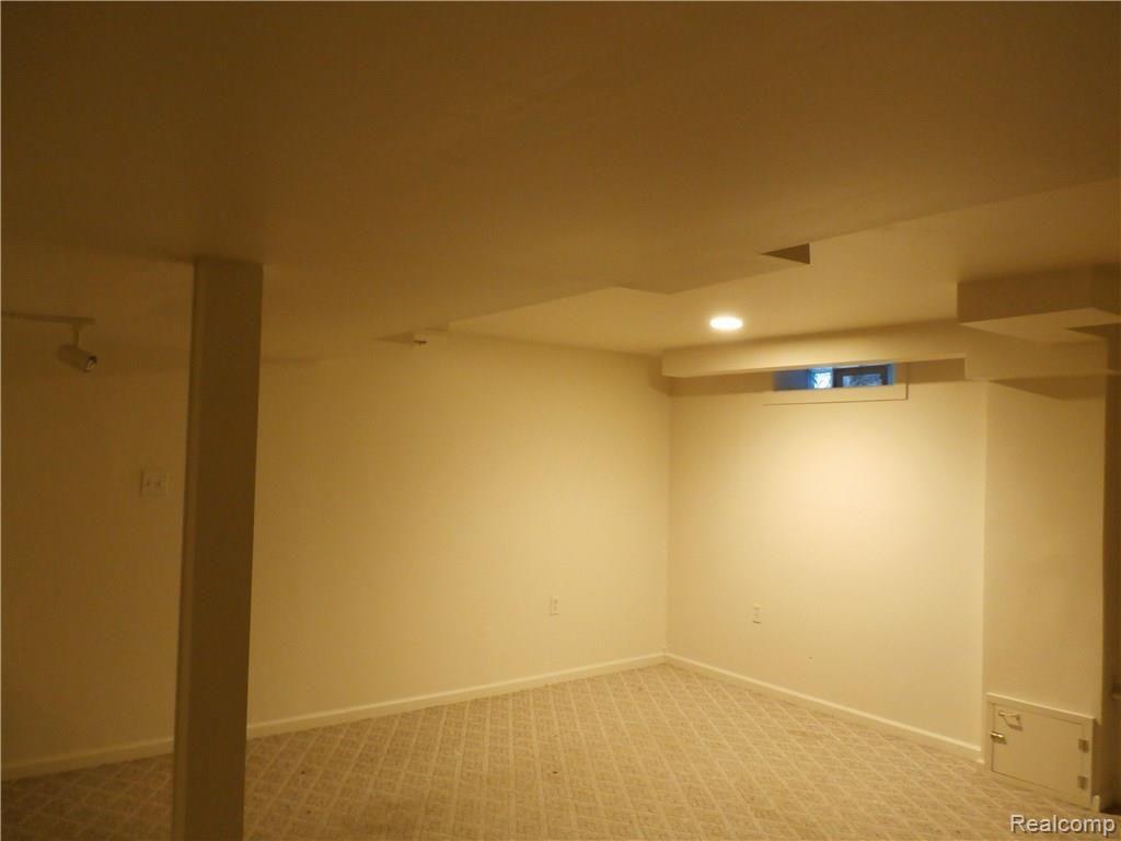 18230 West Eleven Mile Road Lathrup Village, MI 48076 - Photo 5 of 11