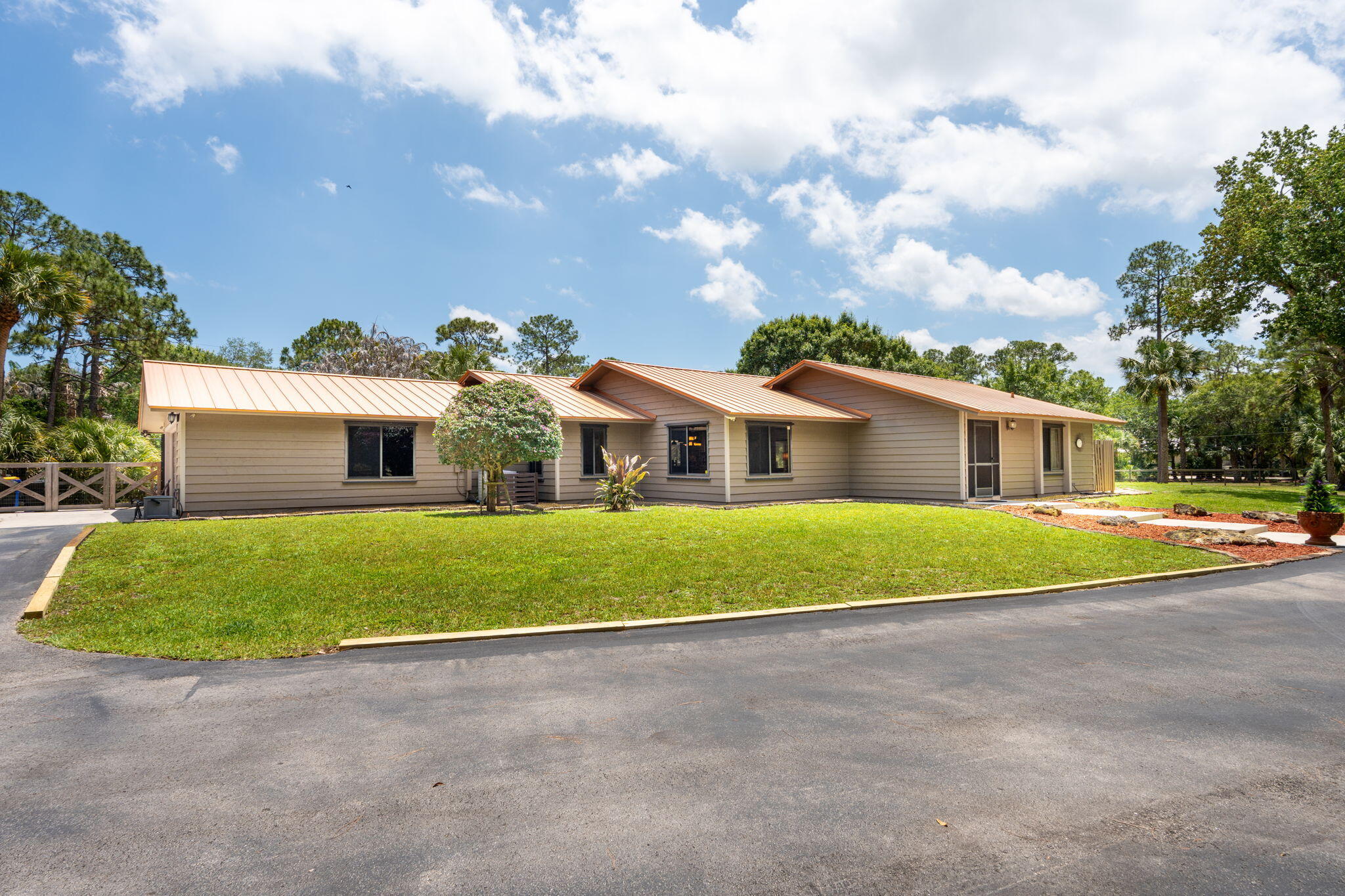 11001 Southwest Hawk View Circle Stuart, FL 34997 - Photo 2 of 52 4-web-or-mls-A7405307