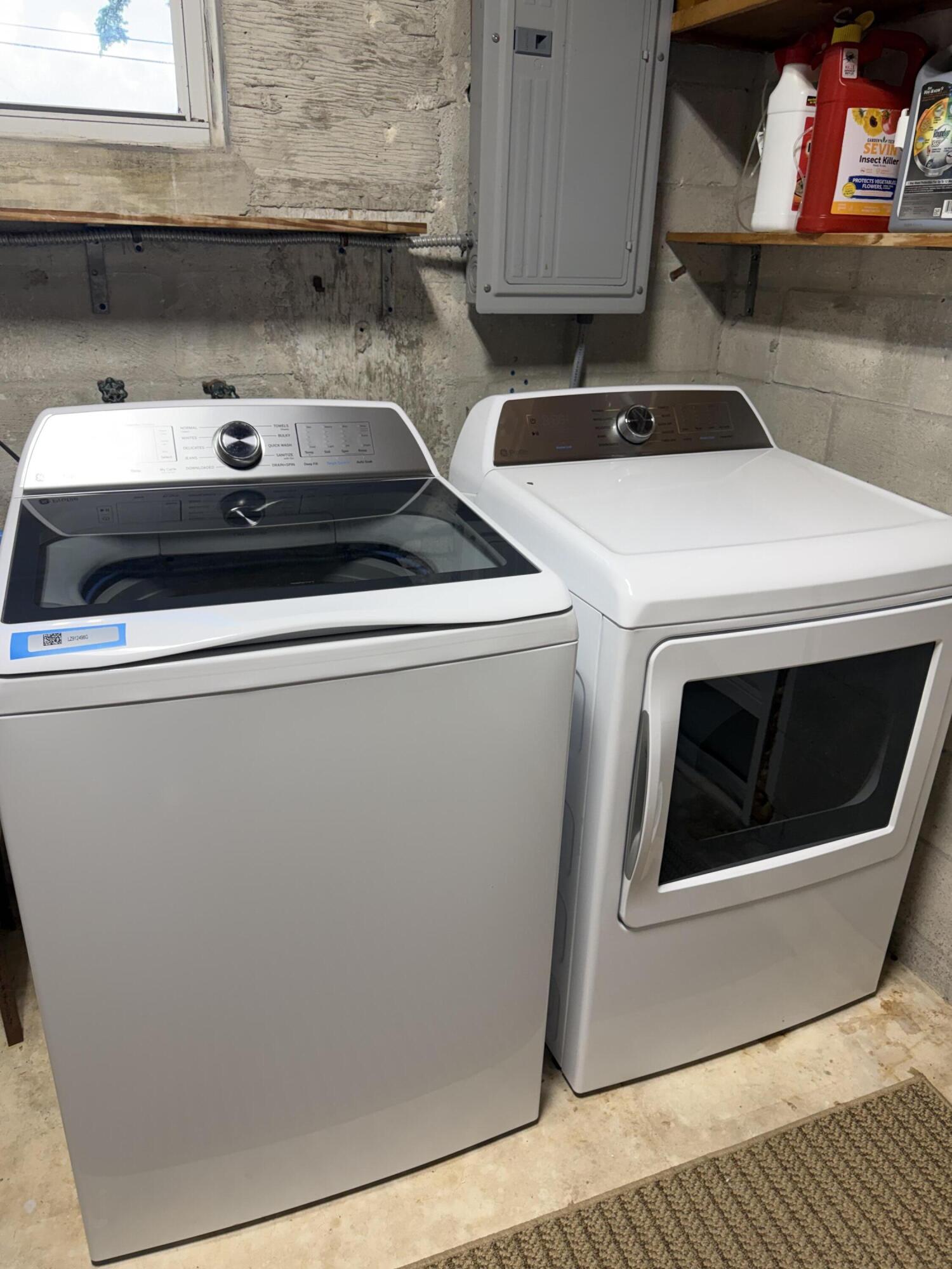 474 Northeast 38th Street Boca Raton, FL 33431 - Photo 17 of 21 Washer/Dryer