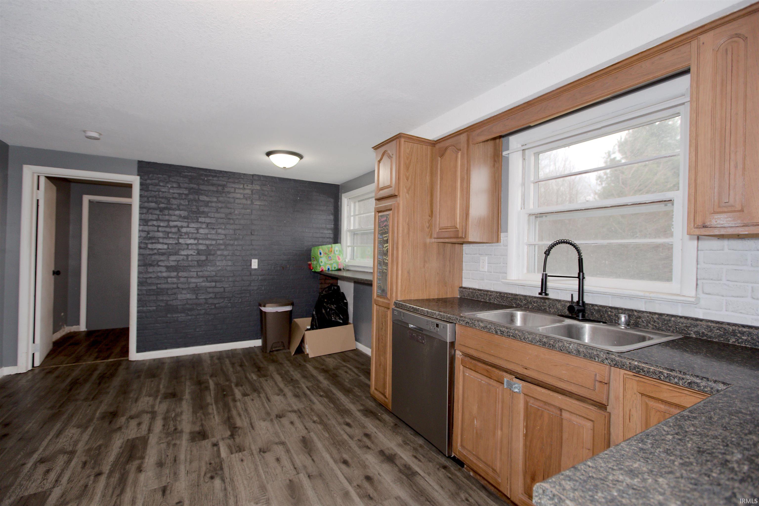 515 East Riverside Road Huntington, IN 46750 - Photo 13 of 29 Gallery Image 13