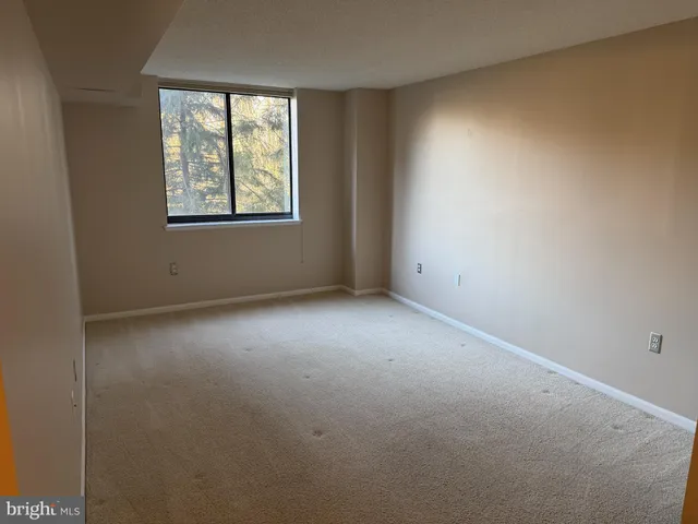 $2,500 | 2230 George C Marshall Drive, Unit 227, Falls Church, VA 22043