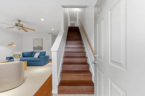 $179,000 | 9850 Pagewood Lane, Unit 1009, Houston, TX 77063