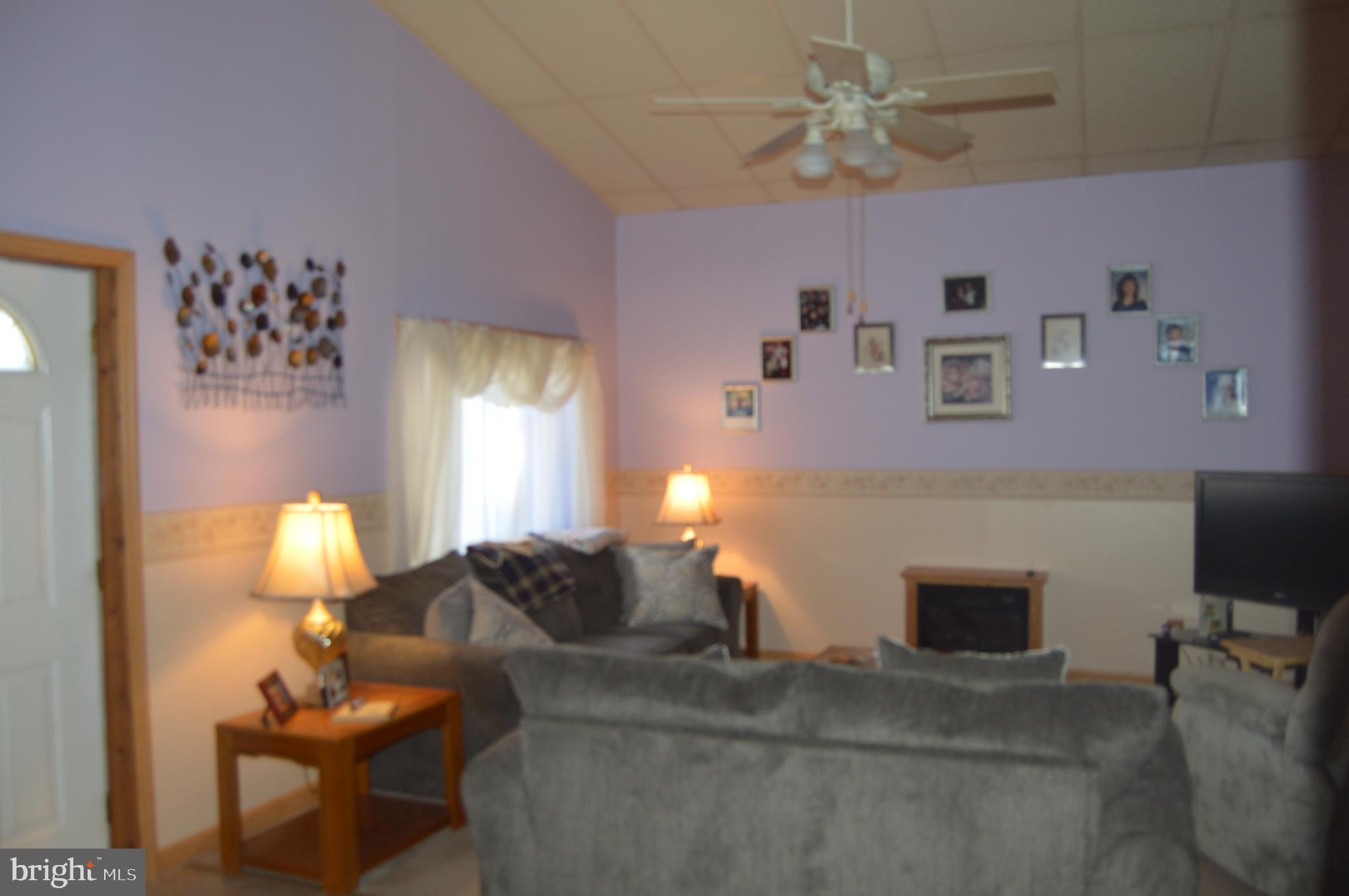 830 Swift Road Pasadena, MD 21122 - Photo 4 of 37 Living room alt. view