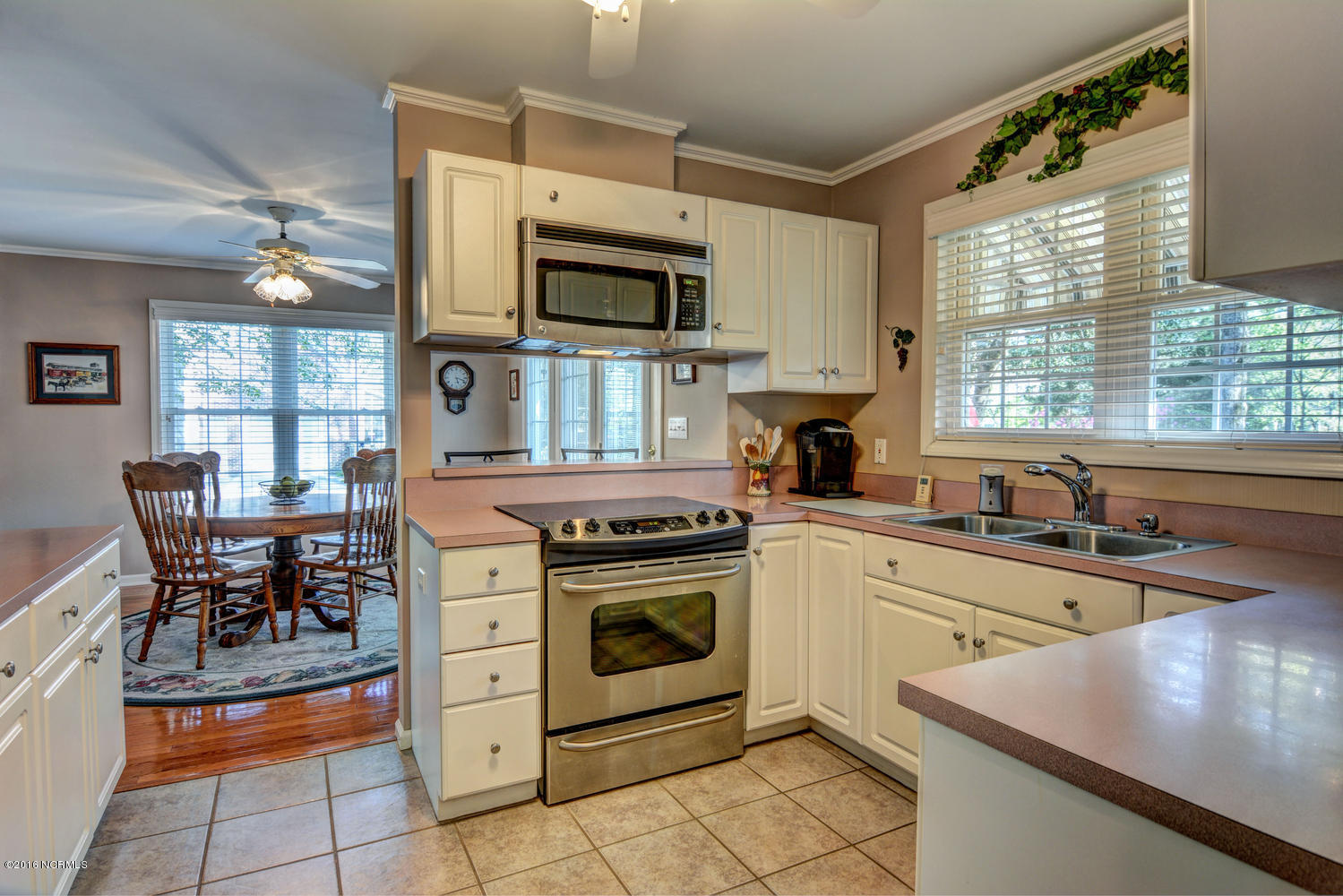 117 Spring Chase Lane Rocky Point, NC 28457 - Photo 6 of 27 117 Spring Chase Ln Rocky-large-006-40-D