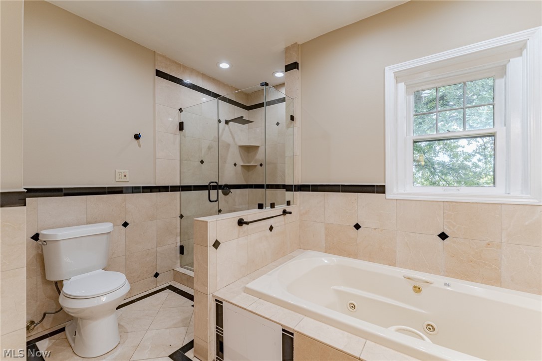 3893 Mayfield Road Cleveland, OH 44121 - Photo 24 of 35