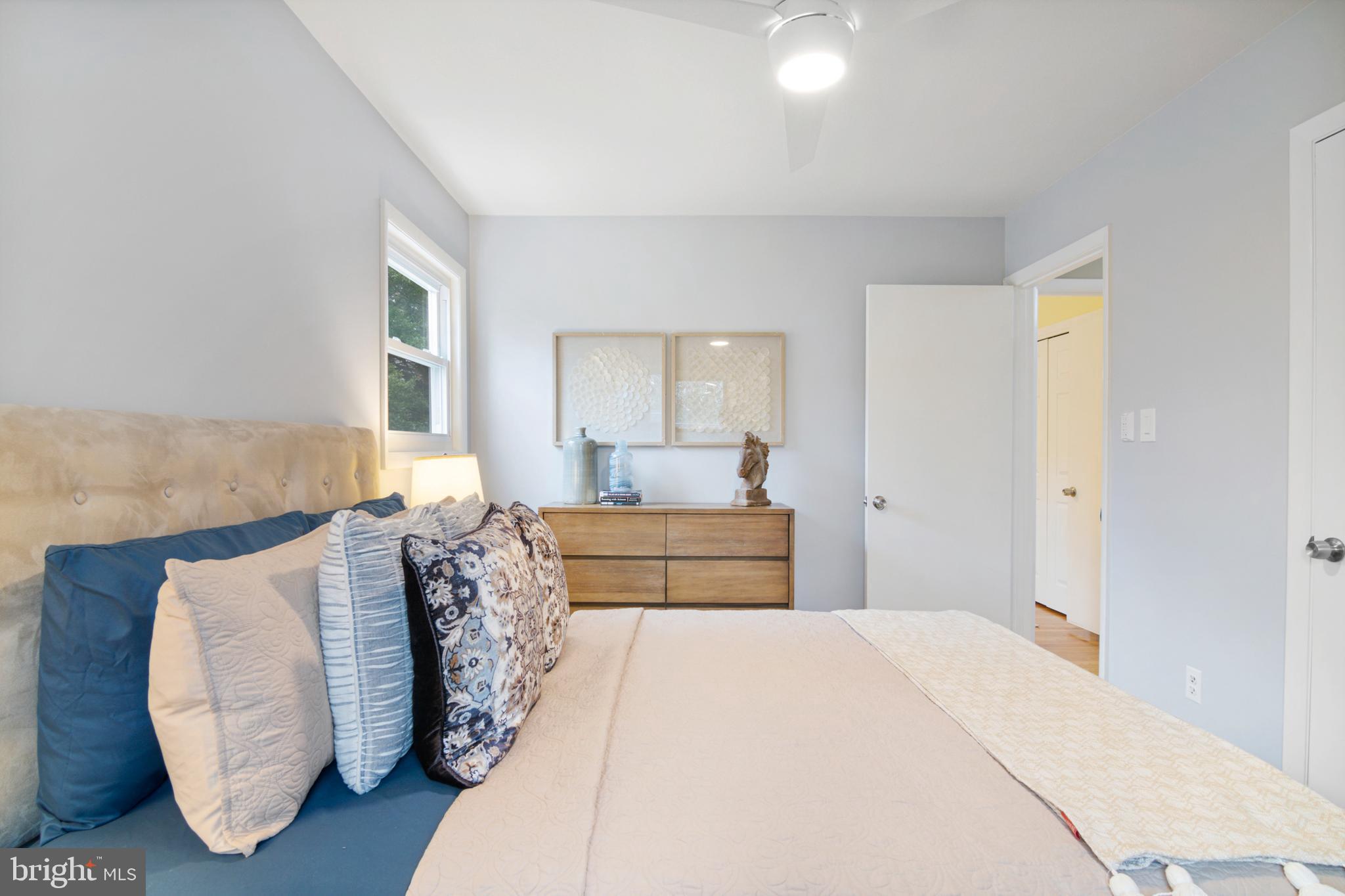 5409 Manorfield Road Rockville, MD 20853 - Photo 29 of 51 Bedroom 3 (Upper Level)