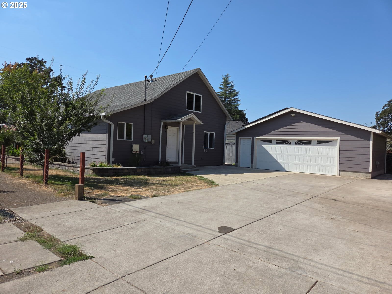 306 Southeast Pine Street Albany, OR 97321 - Photo 1 of 44