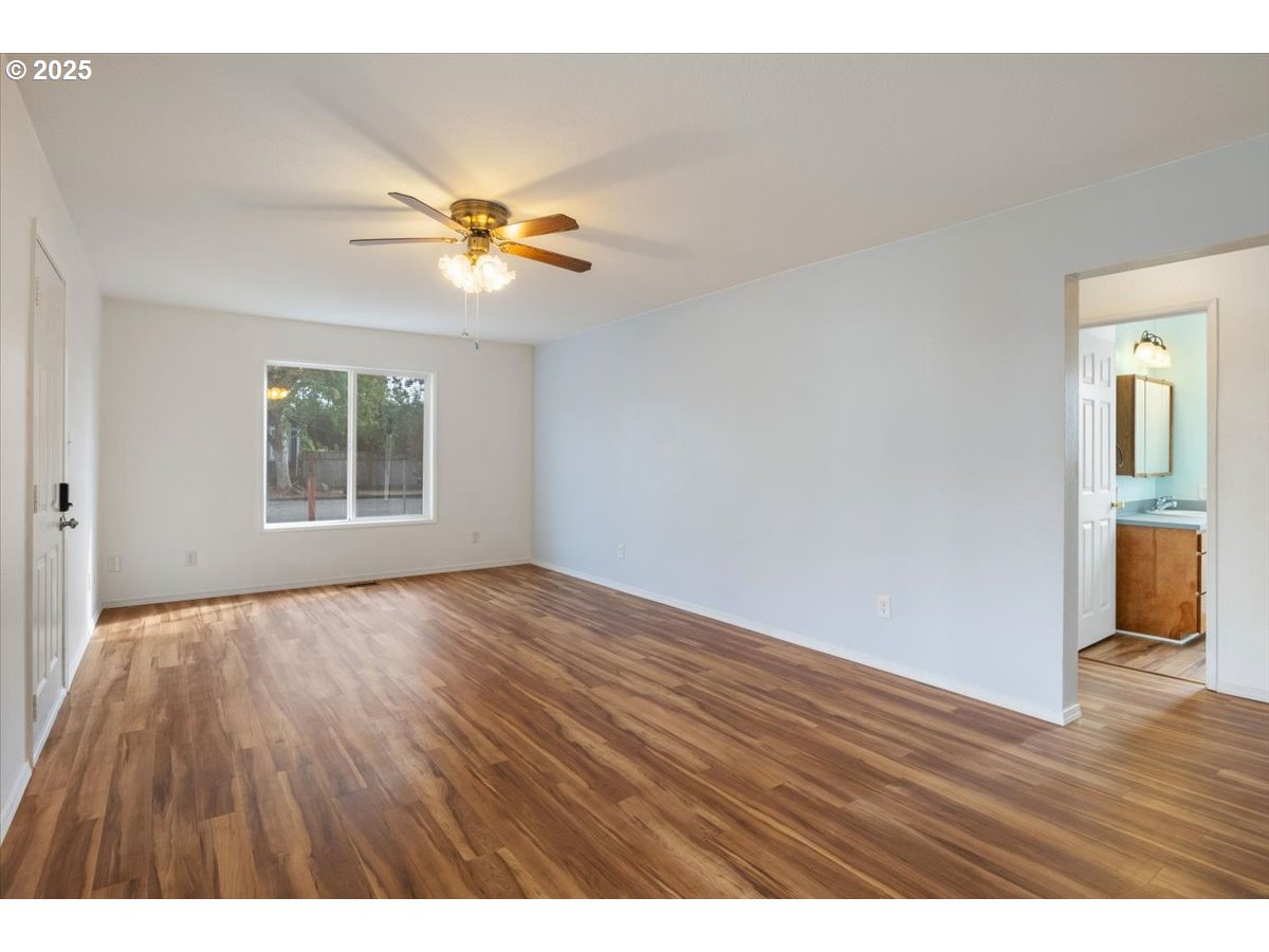 306 Southeast Pine Street Albany, OR 97321 - Photo 11 of 44