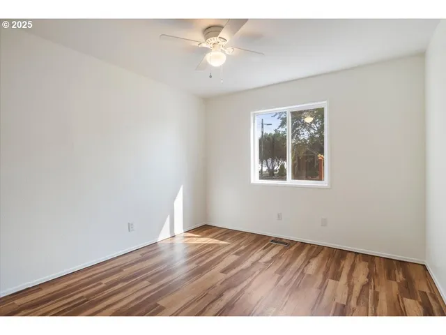 $379,900 | 306 Southeast Pine Street, Albany, OR 97321