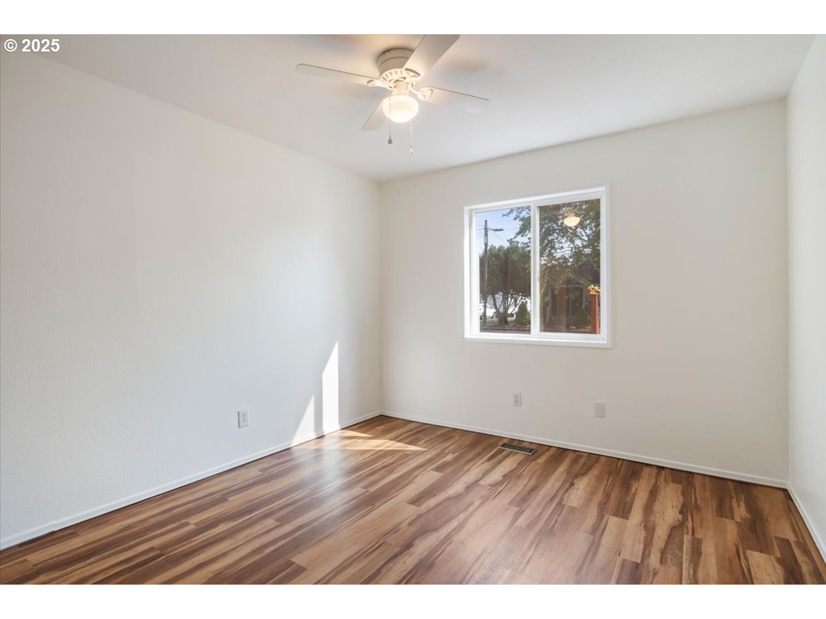 306 Southeast Pine Street Albany, OR 97321 - Photo 14 of 44