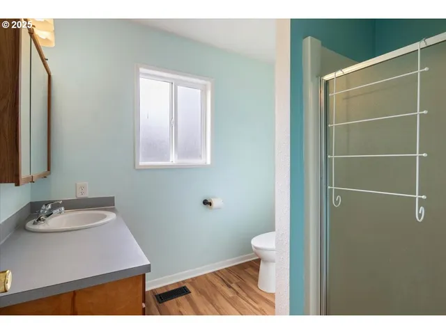 $379,900 | 306 Southeast Pine Street, Albany, OR 97321