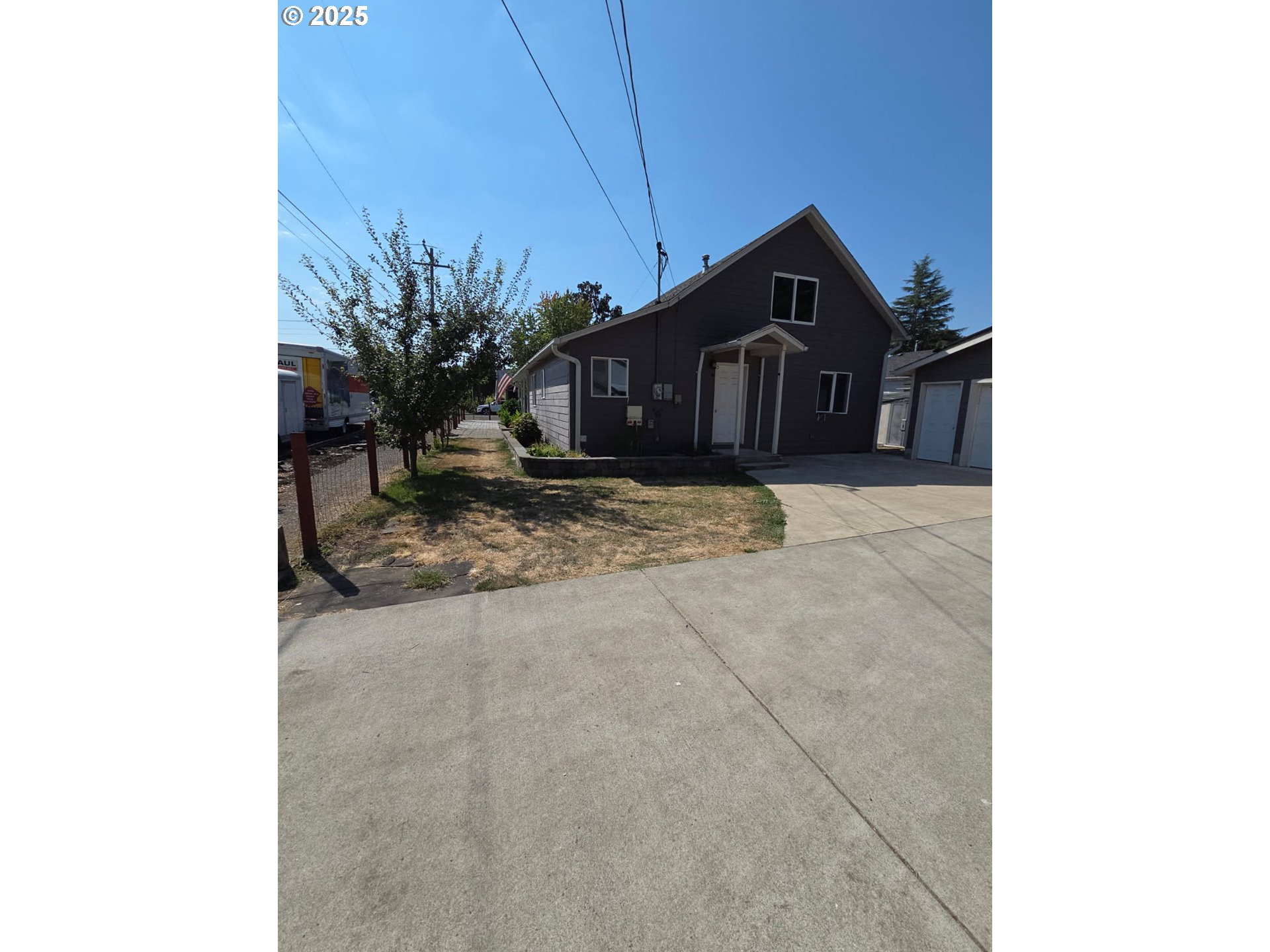 306 Southeast Pine Street Albany, OR 97321 - Photo 2 of 44