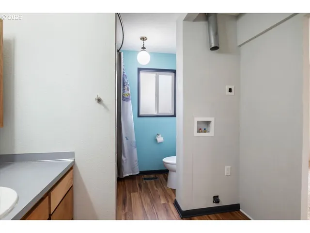 $379,900 | 306 Southeast Pine Street, Albany, OR 97321