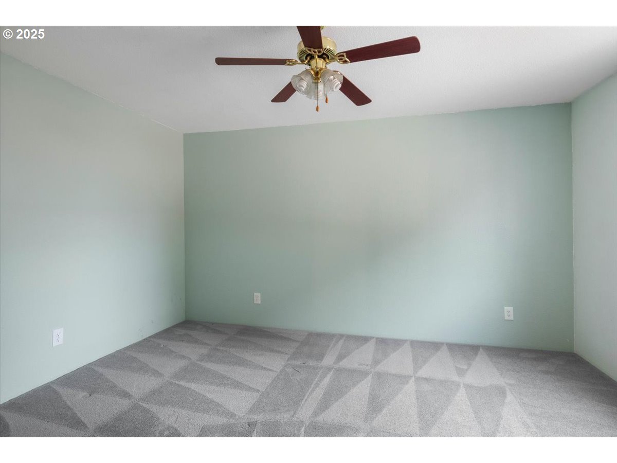 306 Southeast Pine Street Albany, OR 97321 - Photo 32 of 44