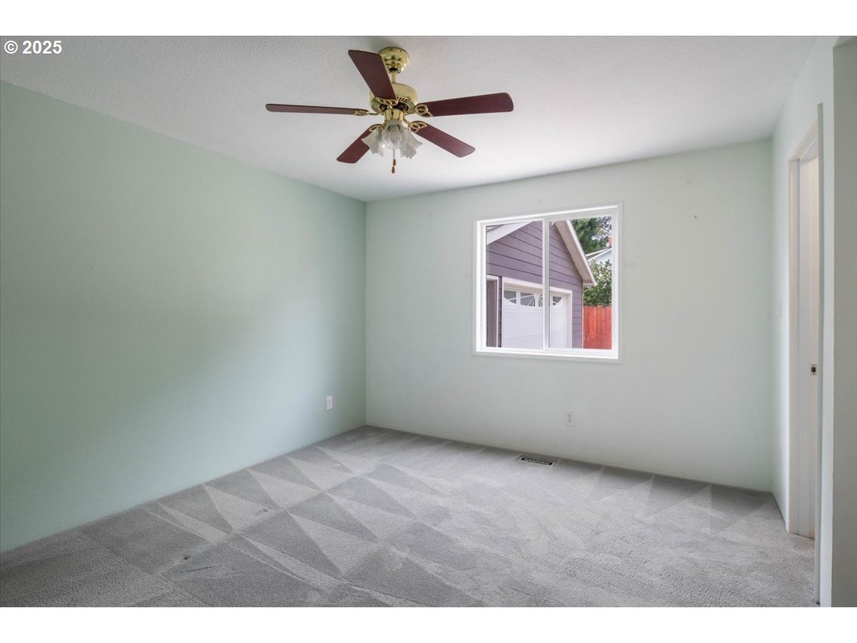 306 Southeast Pine Street Albany, OR 97321 - Photo 33 of 44