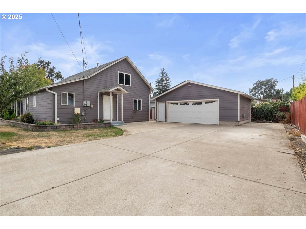 306 Southeast Pine Street Albany, OR 97321 - Photo 35 of 44