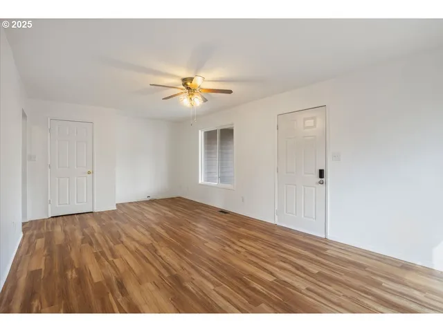 $379,900 | 306 Southeast Pine Street, Albany, OR 97321