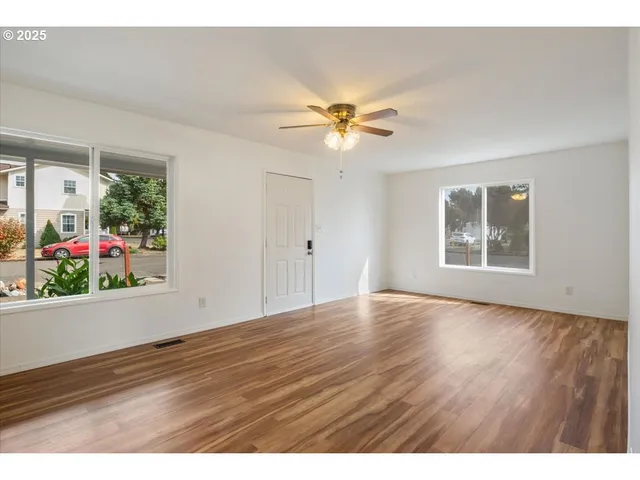 $379,900 | 306 Southeast Pine Street, Albany, OR 97321