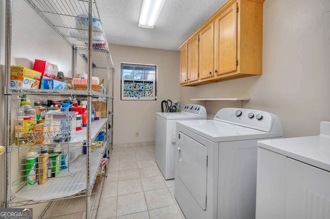 220 Chickasaw Road Hoboken, GA 31542 - Photo 52 of 55 a utility room with dryer and washer
