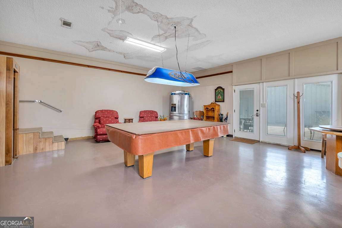 220 Chickasaw Road Hoboken, GA 31542 - Photo 55 of 55 a living room with furniture and a table