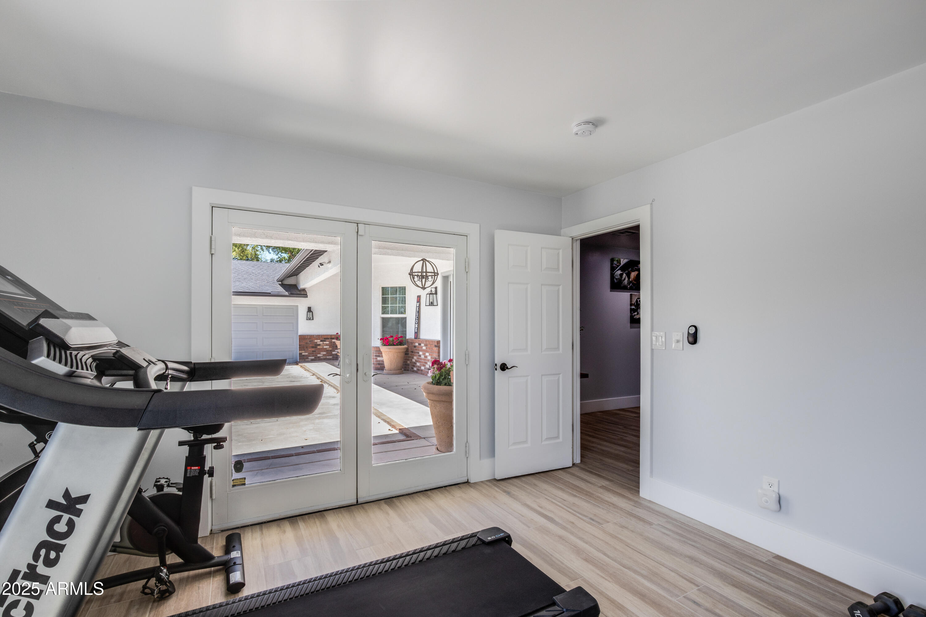 516 West Rancho Drive Phoenix, AZ 85013 - Photo 38 of 46 a view of a room with gym equipment