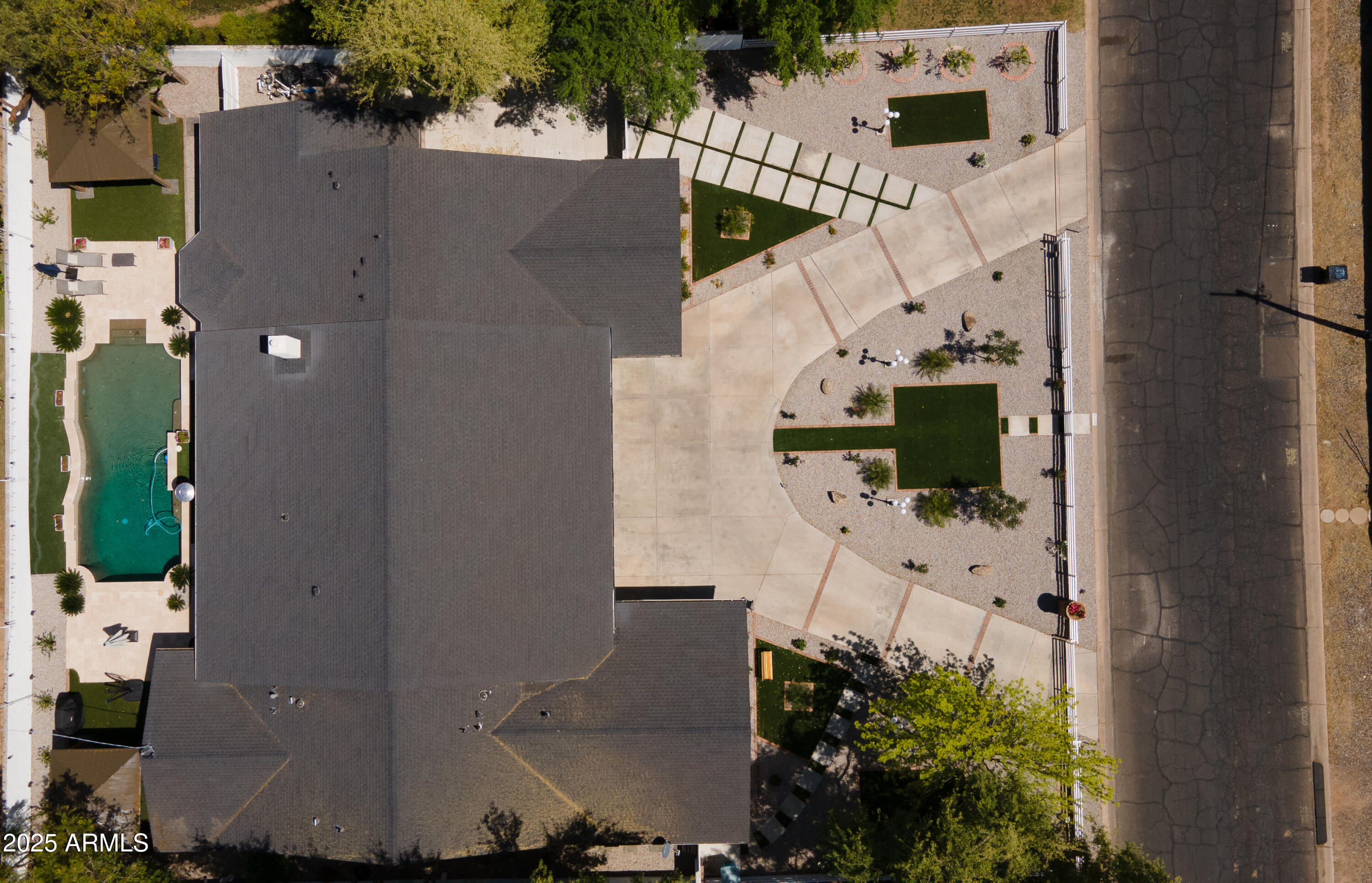 516 West Rancho Drive Phoenix, AZ 85013 - Photo 45 of 46 an aerial view of a house with a yard