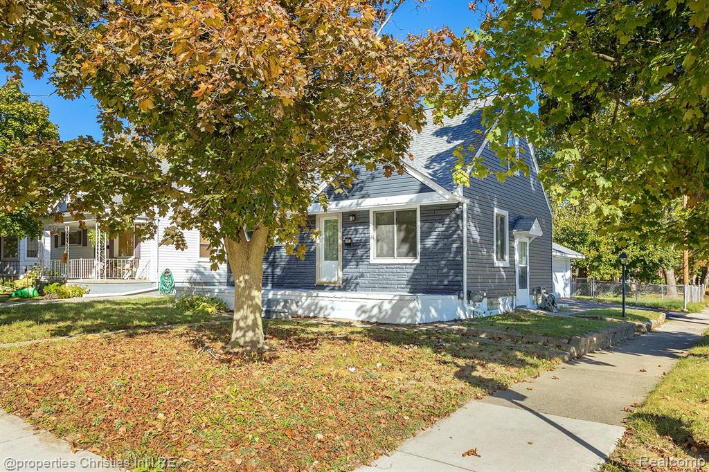 3802 Durham Road Royal Oak, MI 48073 - Photo 2 of 30