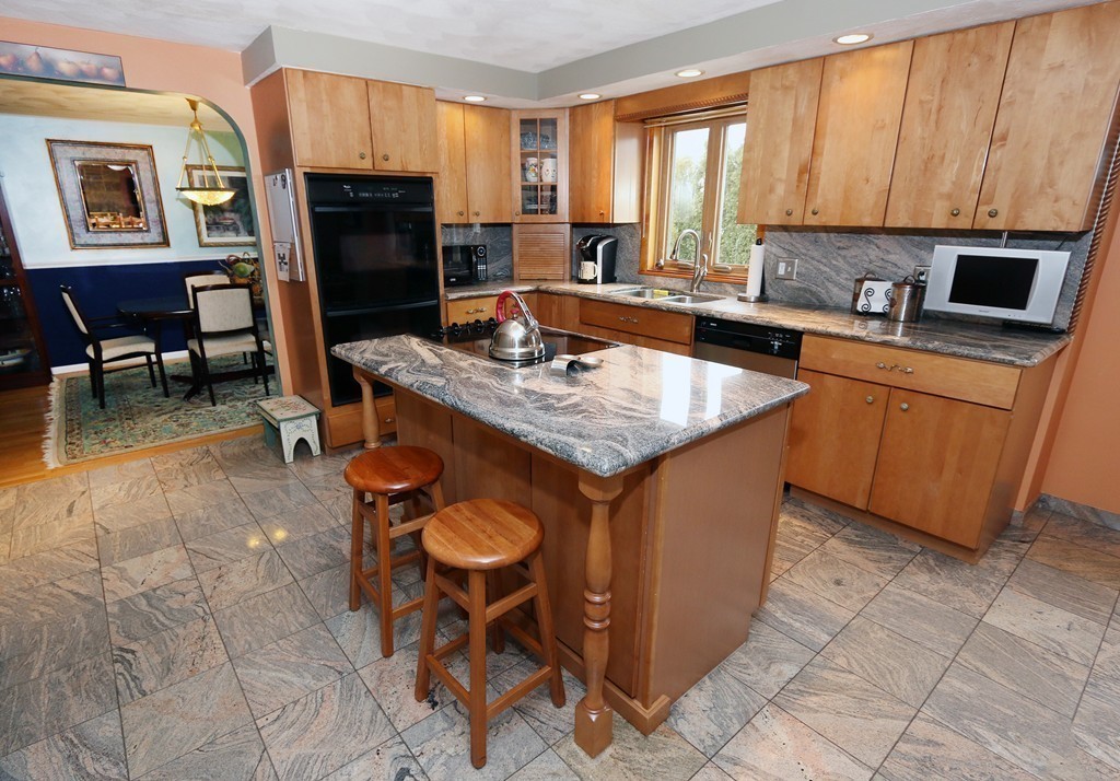 18 Constitution Road Stoneham, MA 02180 - Photo 4 of 26 Gallery Image 4