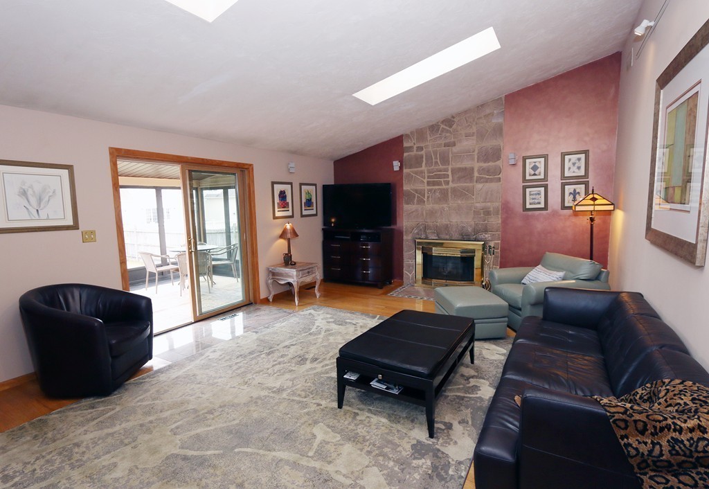 18 Constitution Road Stoneham, MA 02180 - Photo 5 of 26 Gallery Image 5