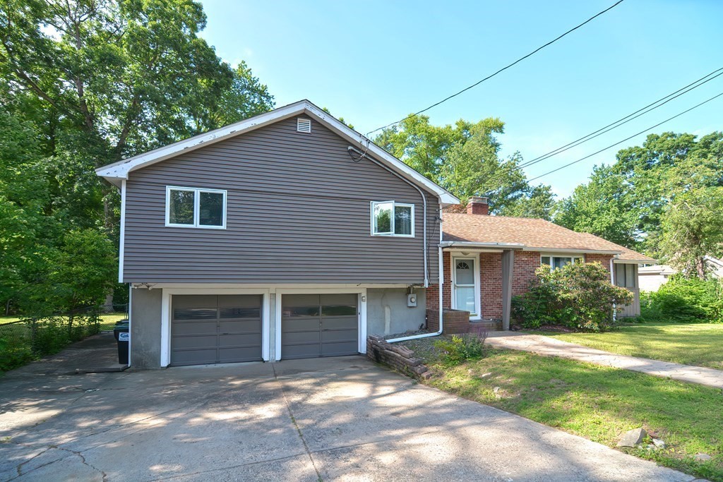 25 Arrow Road Norton, MA 02766 - Photo 1 of 40 Gallery Image 1