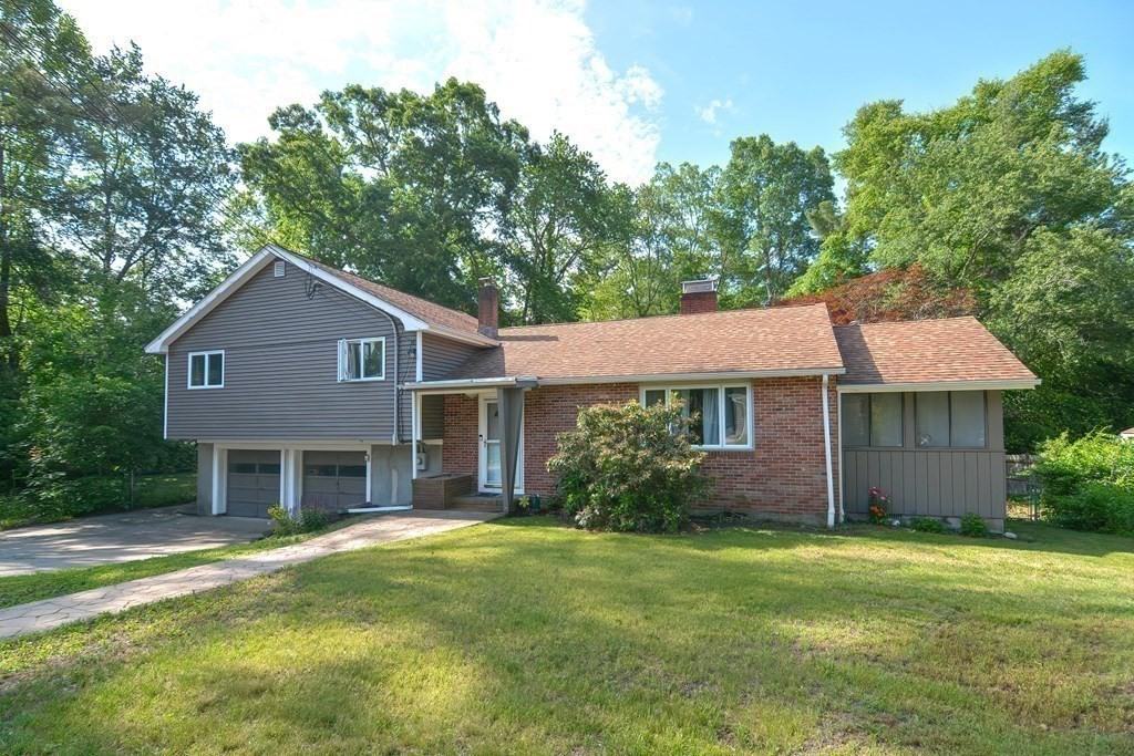 25 Arrow Road Norton, MA 02766 - Photo 5 of 40 Gallery Image 5
