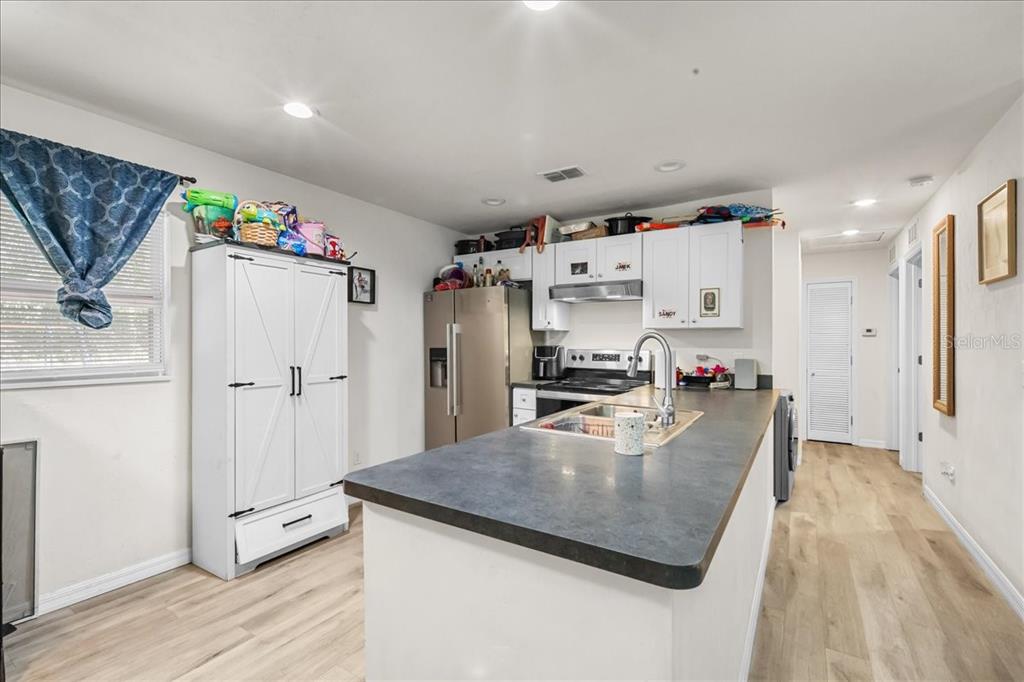517 East Main Street Bronson, FL 32621 - Photo 10 of 21