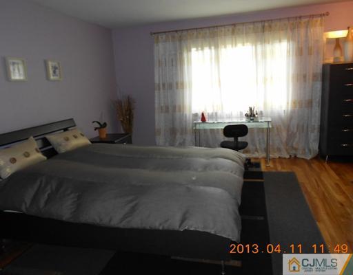 28 Springhouse Road Asbury Park, NJ 07712 - Photo 14 of 25 Gallery Image 14