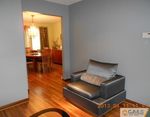 28 Springhouse Road Asbury Park, NJ 07712 - Photo 7 of 25 Gallery Image 7