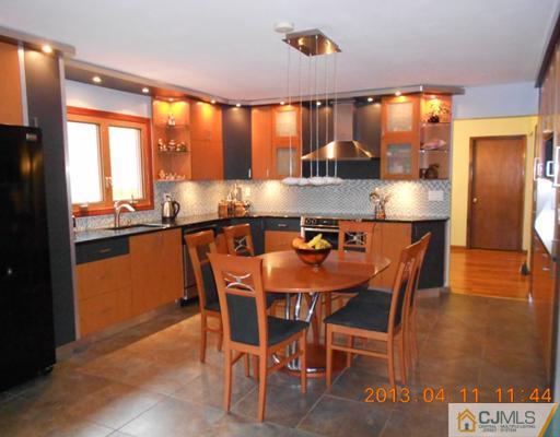 28 Springhouse Road Asbury Park, NJ 07712 - Photo 8 of 25 Gallery Image 8
