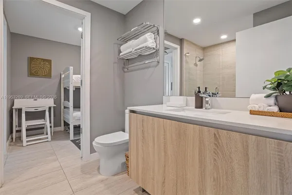 $529,000 | 3900 Biscayne Boulevard, Unit N819, Miami, FL 33137