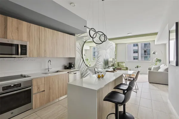 $529,000 | 3900 Biscayne Boulevard, Unit N819, Miami, FL 33137