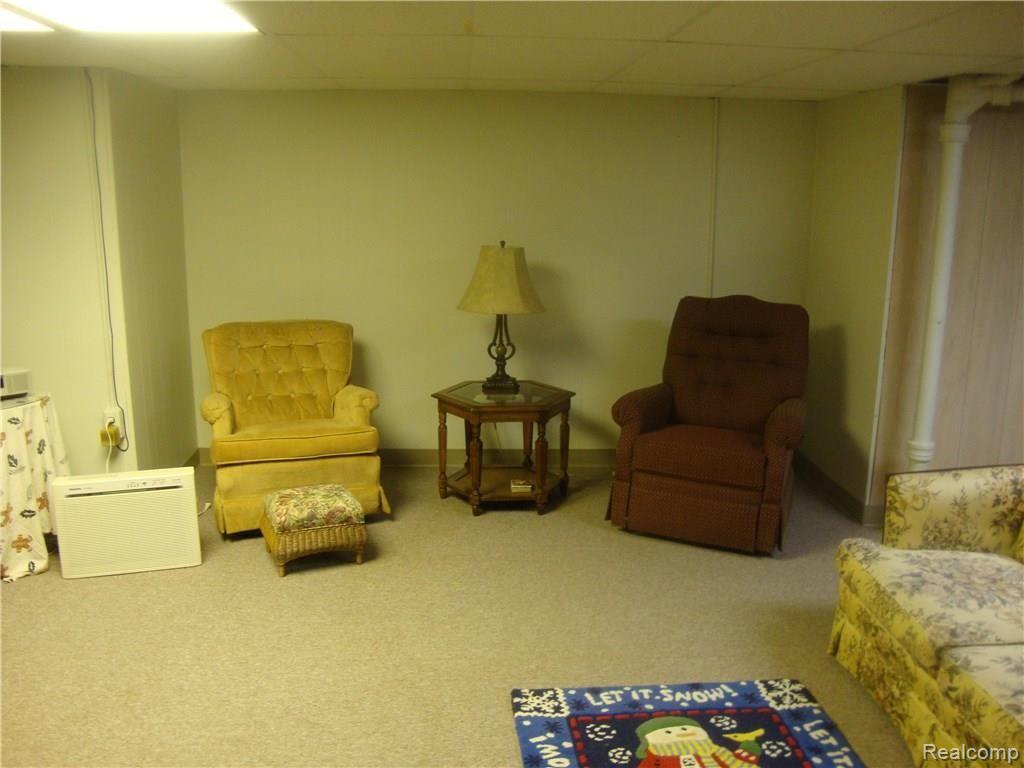 24804 Ridgecroft Avenue Eastpointe, MI 48021 - Photo 25 of 29