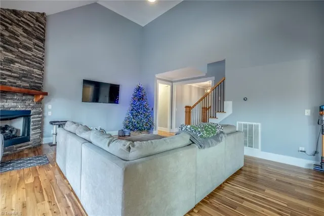 $989,900 | 6765 Lake Brandt Road, Summerfield, NC 27358