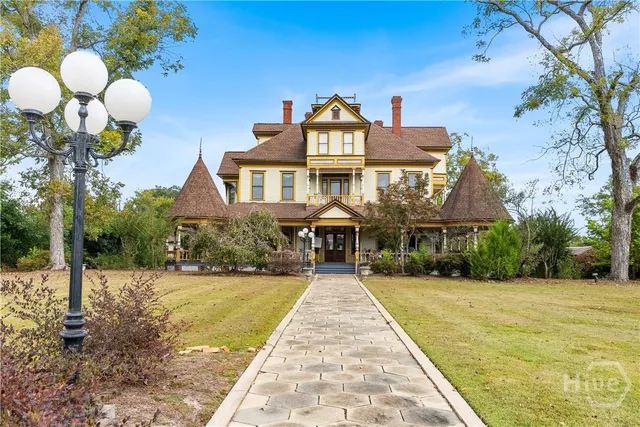 $1,800,000 | 323 North Main Street, Swainsboro, GA 30401