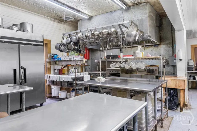 $1,800,000 | 323 North Main Street, Swainsboro, GA 30401