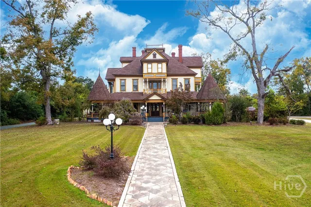 $1,800,000 | 323 North Main Street, Swainsboro, GA 30401