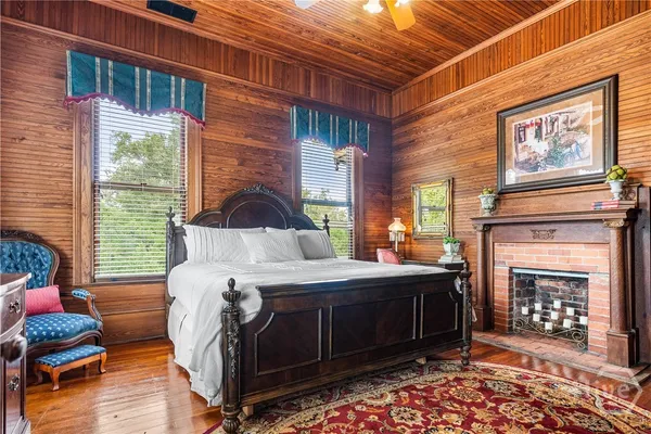 $1,800,000 | 323 North Main Street, Swainsboro, GA 30401