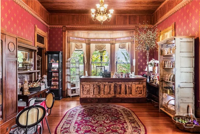 $1,800,000 | 323 North Main Street, Swainsboro, GA 30401